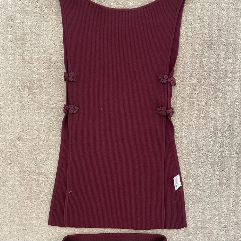Elegant Burgundy Boot Cut Set - Picture 2 of 3